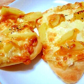 熱々チーズと千葉県産じゃがいもの明太ポテトピザ